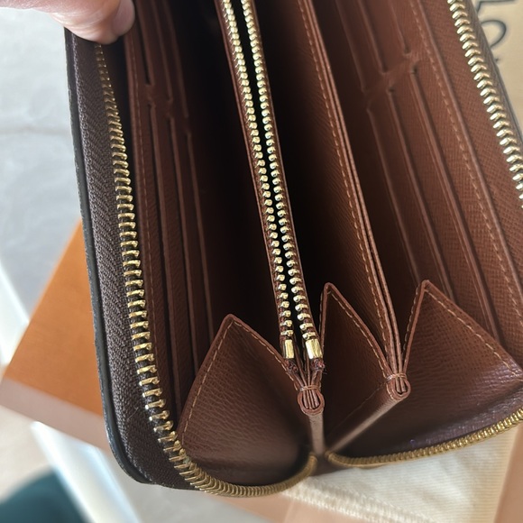 Wallet - Picture 3 of 6